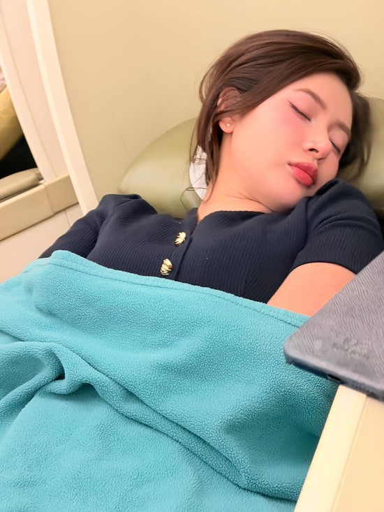 10 năm sau khoảnh khắc "ngủ gật" nổi tiếng, hot girl tái xuất tham chiến đấu trường nhan sắc- Ảnh 2.