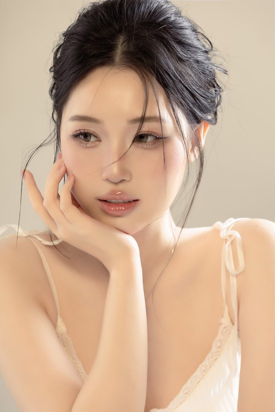 Streamer Chubby khoe hình hóa nàng thơ, “người chị em” có hành động khó hiểu, trêu đùa hay thiếu tinh tế?- Ảnh 2.