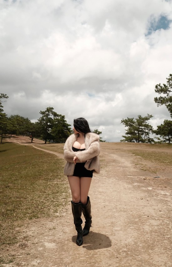 Dạo chơi ở Đà Lạt, hot girl Vy Vy "comeback" sau thời gian dài gặp "biến cố"- Ảnh 4.
