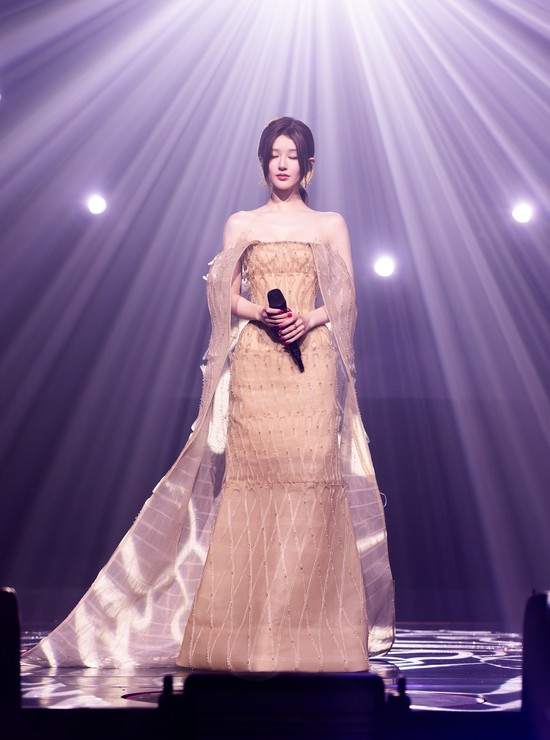 Lưu Diệc Phi đón sinh nhật tuổi 39, visual "chấn động" không khác gì 19 - Ảnh 9.