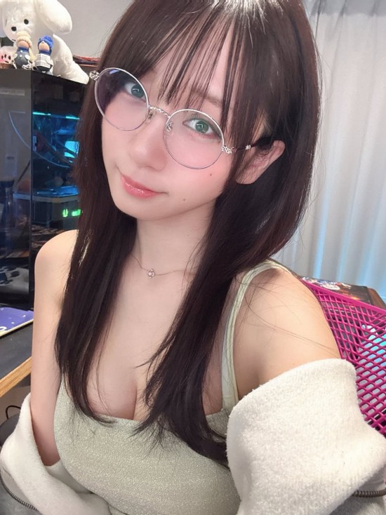 Hot girl gợi cảm hoảng hốt vì làm mất máy ảnh, lo hàng loạt ảnh và clip cá nhân có nguy cơ bị lộ- Ảnh 5.