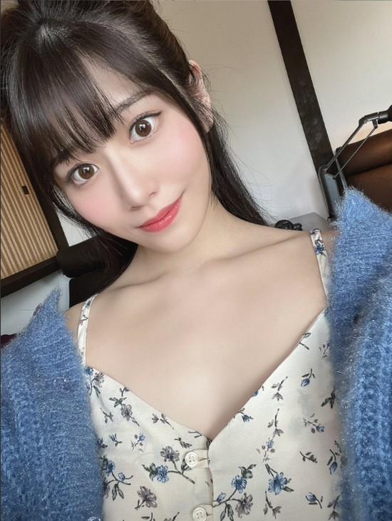 Hot girl nổi tiếng bất ngờ dính drama không đáng có, từng bật khóc khi bị coi là "người kế nhiệm" Yua Mikami- Ảnh 2.