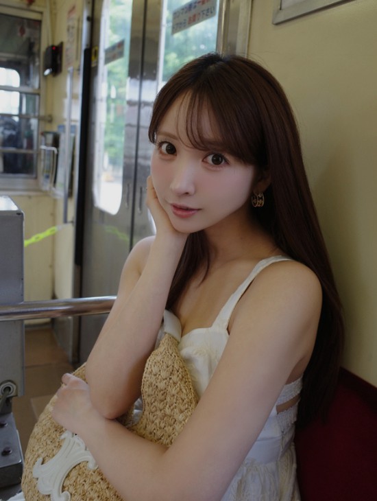 Hot girl nổi tiếng bất ngờ dính drama không đáng có, từng bật khóc khi bị coi là "người kế nhiệm" Yua Mikami- Ảnh 3.