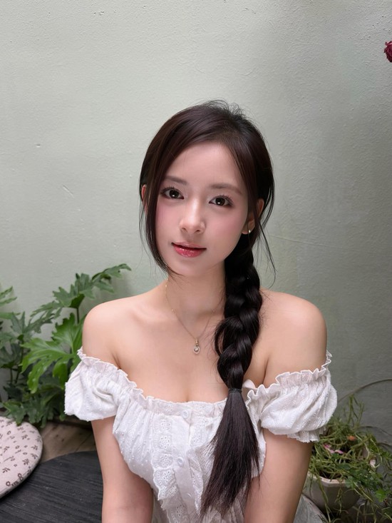 Nàng thơ Vbiz gây sốt vì giống cả showbiz: Từ Kim Ji Won, Đỗ Thị Hà đến mỹ nhân đẹp nhất thế giới- Ảnh 7.