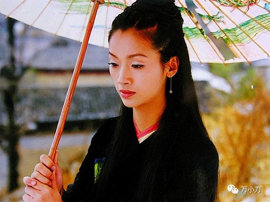 Không dám tin "Tiểu Long Nữ sai trái nhất màn ảnh" lại đến mức này sau khi bỏ showbiz lấy chồng bác sĩ- Ảnh 5.