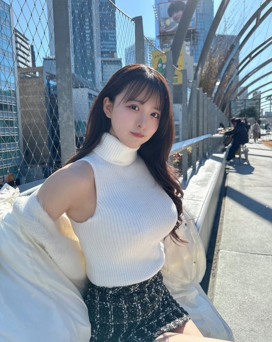 Chỉ đi chơi công viên, hot girl xinh đẹp bất ngờ bị chỉ trích nặng nề, tranh cãi tột độ chỉ vì trang phục- Ảnh 6.