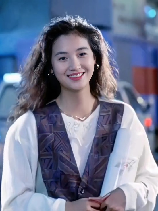 Không dám tin "Tiểu Long Nữ sai trái nhất màn ảnh" lại đến mức này sau khi bỏ showbiz lấy chồng bác sĩ- Ảnh 2.