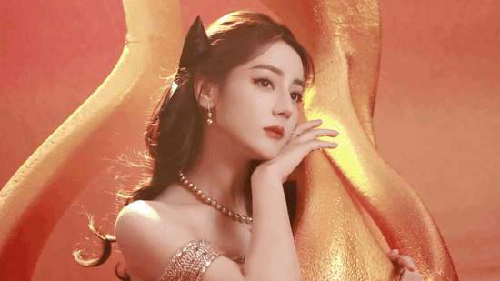 5 mỹ nhân Tân Cương đẹp nhất Cbiz: Địch Lệ Nhiệt Ba dẫn đầu, người cuối được ví như bước ra từ bích họa- Ảnh 1.