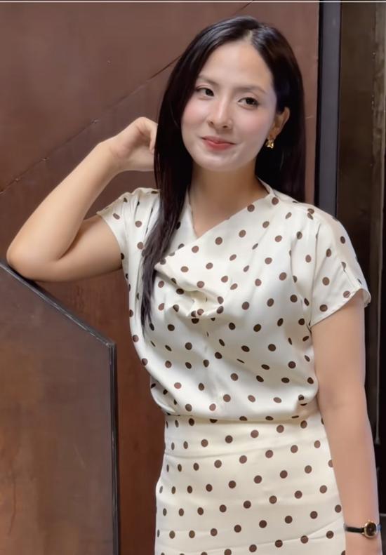 "Sốt rần rần" cô giáo xinh như nữ chính ngôn tình, xem video chân thực ngỡ như đang học trực tiếp- Ảnh 10.