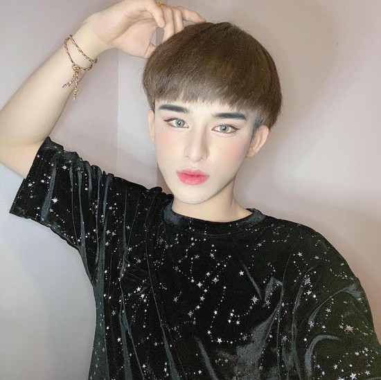 Không nhận ra nhan sắc của Trần Đức Bo: Từ hiện tượng mạng thị phi, cho tới "Bạch Nguyệt Quang" khiến vạn người mê mẩn- Ảnh 3.