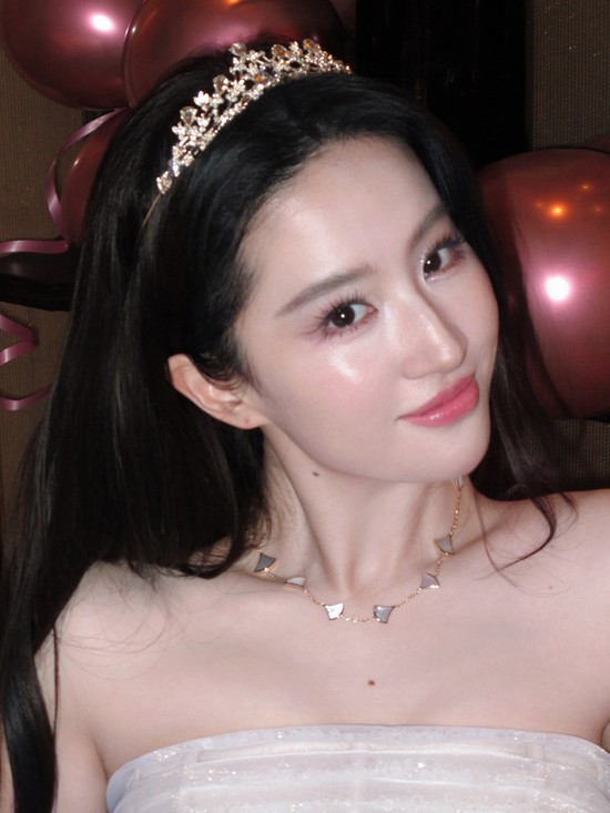 BXH "tứ đại mỹ nhân internet" của báo Trung: Bạch Lộc đứng thứ tư bên cạnh Lưu Diệc Phi, ai mới là số 1?- Ảnh 5.