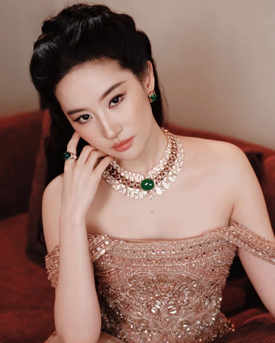 10 mỹ nhân có ngũ quan đẹp nhất Trung Quốc: Phạm Băng Băng xếp sau Lưu Diệc Phi, hạng 1 là kiệt tác nghệ thuật - Ảnh 8.