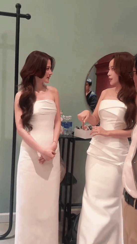Chi Pu ngang hàng nhan sắc với Baifern- Ảnh 1.