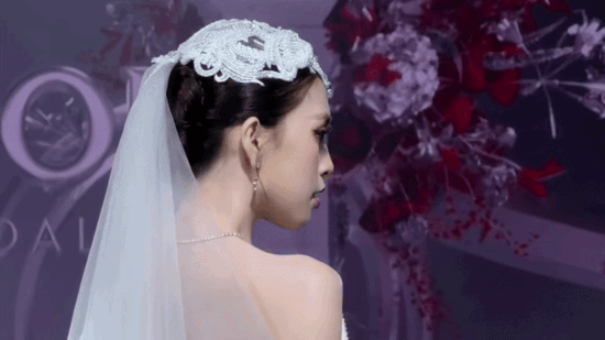 Tiểu Vy hóa cô dâu đẹp như bước ra từ cổ tích, visual tuổi 26 khiến netizen không rời mắt- Ảnh 2.