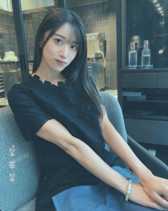 Bị lừa sạch tiền tiết kiệm trước ngày giải nghệ, hot girl xinh đẹp suy sụp, chỉ biết bắt đầu lại từ đầu- Ảnh 1.