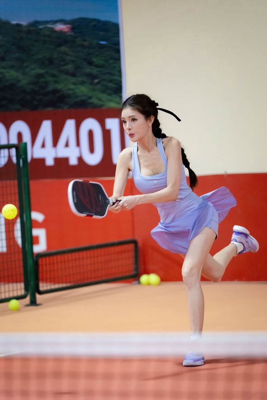 "Quẩy" hết mình trên sân Pickleball, Lily Luta ghi điểm với nhan sắc ấn tượng- Ảnh 6.