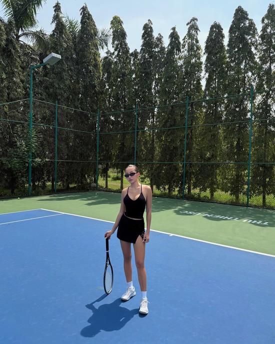 Mê đủ môn rồi, dàn mỹ nhân Việt cuối cùng vẫn quay về với tennis: Cái chất “quiet luxury” khó mà thay thế - Ảnh 12.
