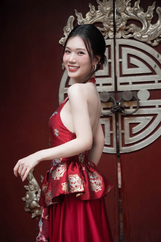 Đón Trung Thu "ngọt" như bánh dẻo, nữ diễn viên phim giờ vàng VTV ghi điểm tuyệt đối với màn "lên đồ" mới- Ảnh 4.