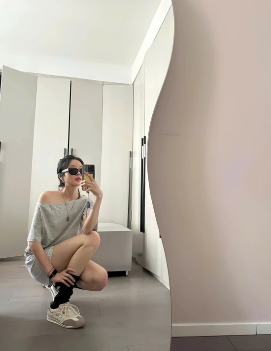 Nữ chính ngôn tình hot nhất lúc này: Mỹ nữ 1m72 sở hữu đôi chân triệu người ao ước- Ảnh 5.