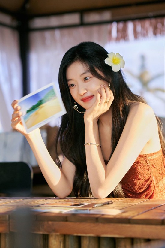 Nữ chính ngôn tình hot nhất lúc này: Mỹ nữ 1m72 sở hữu đôi chân triệu người ao ước- Ảnh 1.