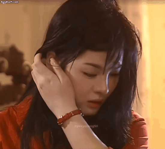 Song Hye Kyo 25 năm trước: Nhan sắc đẹp hơn thiên thần ở vai diễn nổi loạn nhất sự nghiệp- Ảnh 3.