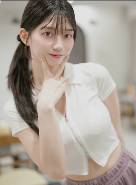Nổi tiếng nhất sau thời Yua Mikami, hot girl Nhật Bản khiến fan phát sốt, livestream game đều đặn mỗi tối- Ảnh 6.