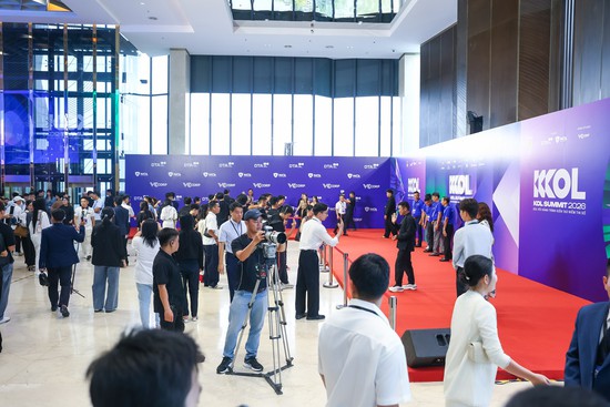 KOL Summit 2026: 34 CLB Niềm tin số và 1.500 khách mời ký cam kết đồng hành kiến tạo niềm tin số - Ảnh 26.