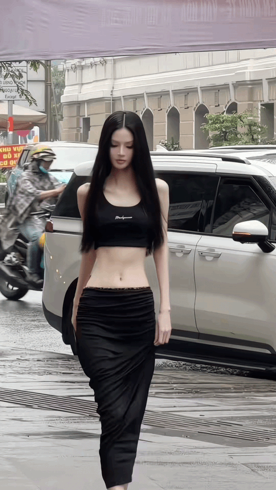 Hương Giang khoe "siêu vòng 2", netizen phán cỡ top 1 Trung Quốc- Ảnh 4.