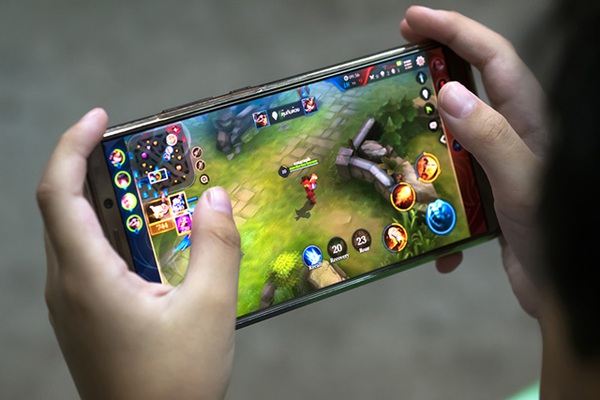 How to turn on special mode to play games smoother on phone