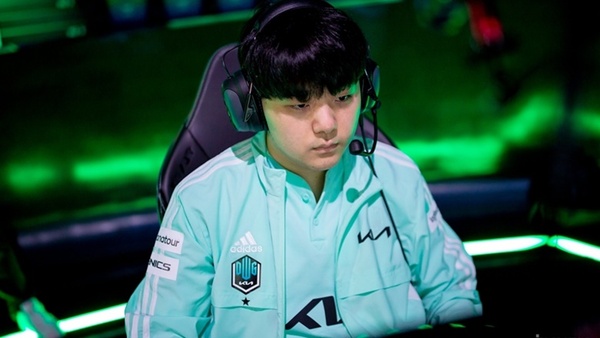 “Besides Jungle, he’s also the best Toplane on the team”