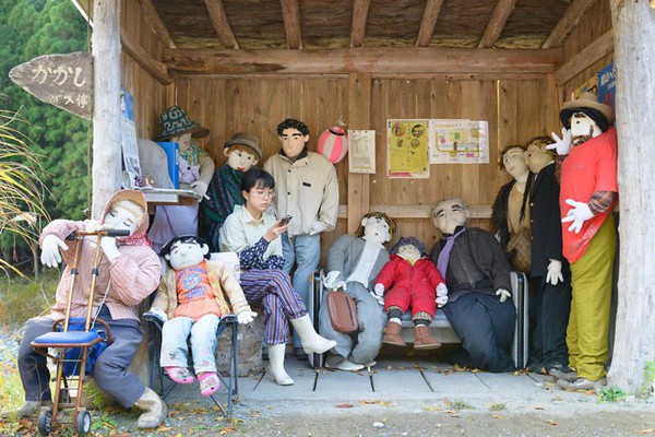 Super strange puppet village in Japan, where dolls outnumber humans by a dozen times