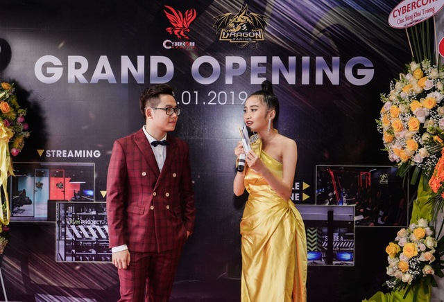 Mừng xuân Canh Tý, Cybercore Gaming Dragon khai trương phòng máy 20 tỷ khủng nhất nhì Sài Gòn - Ảnh 10. Mừng xuân Canh Tý, Cybercore Gaming Dragon khai trương phòng máy 20 tỷ khủng nhất nhì Sài Gòn - Ảnh 10.