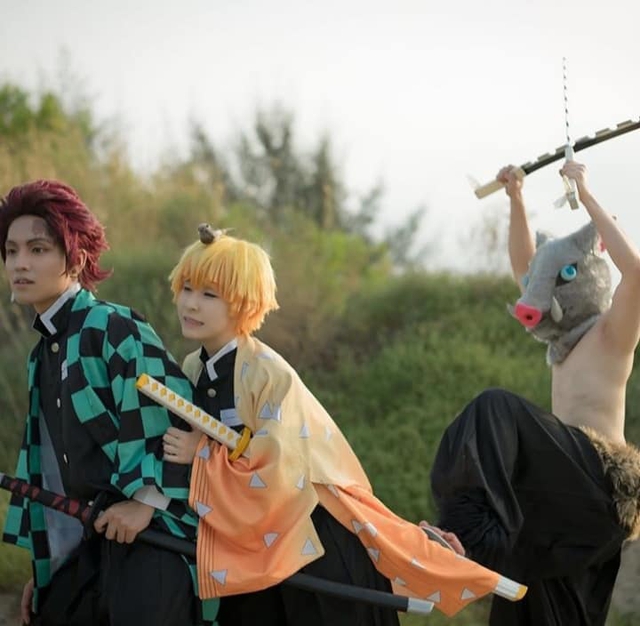 Kimetsu no Yaiba: Ngắm bộ 3 Zen-Tan-Ino tiếp tục tấu hài bước ra đời thật qua loạt ảnh cosplay siêu dễ thương - Ảnh 3.