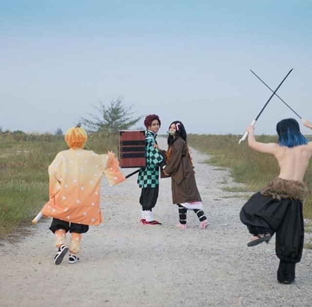 Kimetsu no Yaiba: Ngắm bộ 3 Zen-Tan-Ino tiếp tục tấu hài bước ra đời thật qua loạt ảnh cosplay siêu dễ thương - Ảnh 4.