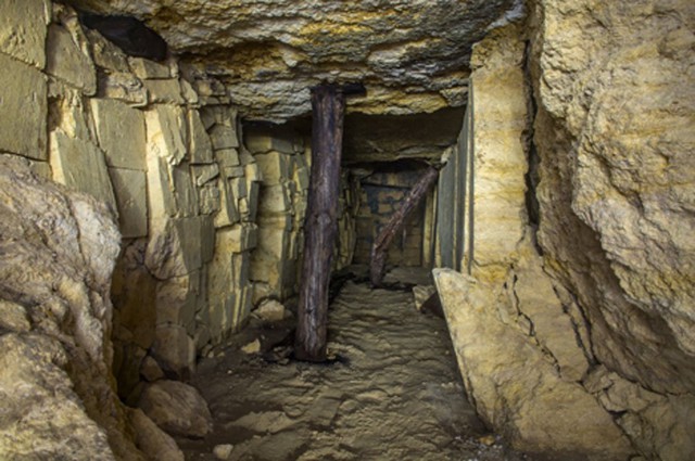 Hầm mộ Odessa: Lang thang trong mê cung địa đạo 2500km dưới lòng đất - Ảnh 2.