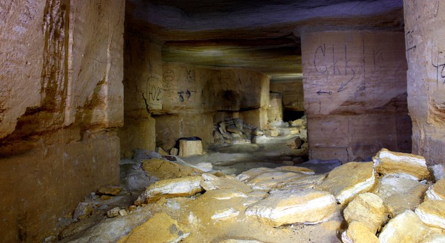 Hầm mộ Odessa: Lang thang trong mê cung địa đạo 2500km dưới lòng đất - Ảnh 3.