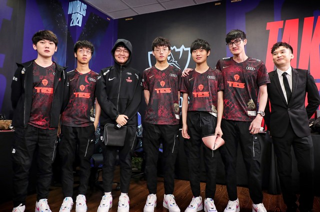 Top Esports đấu tập toàn thua, đồng nghiệp Funplus Phoenix an ủi - Đấy là thủ tục để nâng cúp nha - Ảnh 1.