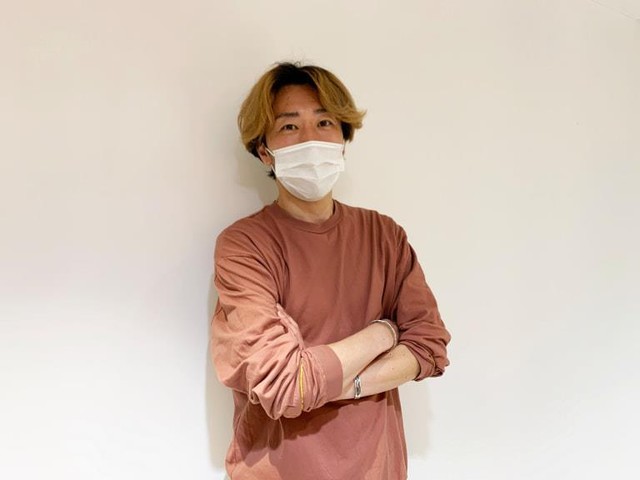 tuong - Kimetsu no Yaiba: Fanboy Viêm trụ Rengoku đi làm tóc giống thần tượng Photo-1-16036770338061549045621