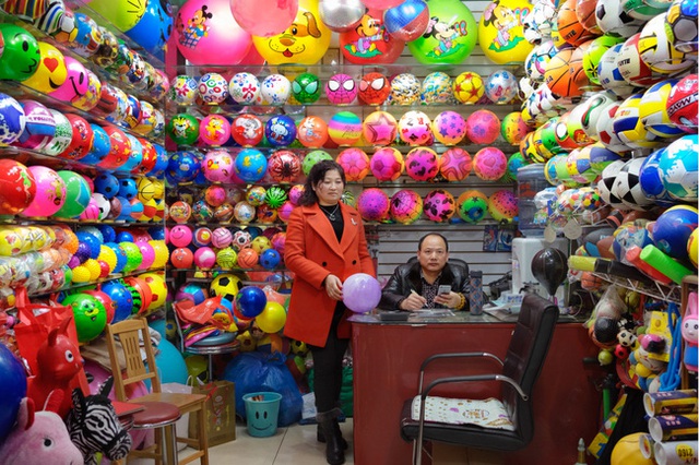 Bên trong thành phố bán đồ “Made In China” lớn nhất thế giới: Đủ loại mặt hàng ấn tượng, đặc biệt là đồ trang trí và đồ chơi trẻ em - Ảnh 19.