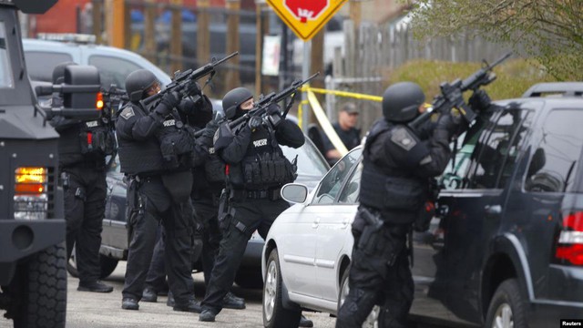 Cảnh sát vây kín trụ sở Ubisoft Montreal vì có cuộc gọi bắt giữ con tin - Ảnh 1.