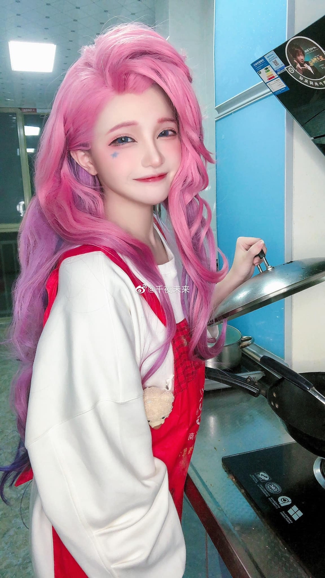 “Bá chủ cute” làng cosplay Trung Quốc hóa thân thành nữ tướng LMHT, chỉ 1 từ thôi đỉnh - Ảnh 6.