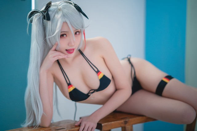 Mỹ nhân Azur Lane diện bikini đen tôn lên nước da trắng ngần đốt mắt người nhìn - Ảnh 8.