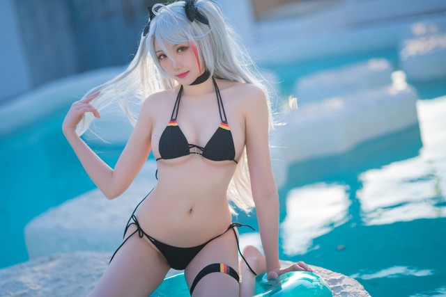 Mỹ nhân Azur Lane diện bikini đen tôn lên nước da trắng ngần đốt mắt người nhìn - Ảnh 4.