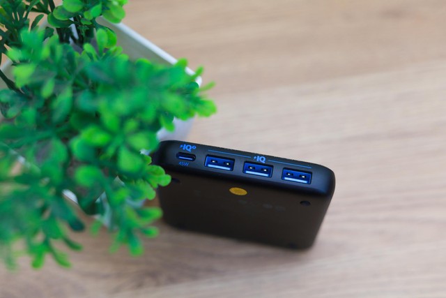 Anker PowerPort Atom III - Cục sạc nhỏ xinh có thể ‘gánh’ cả team chiến game mobile - Ảnh 3.