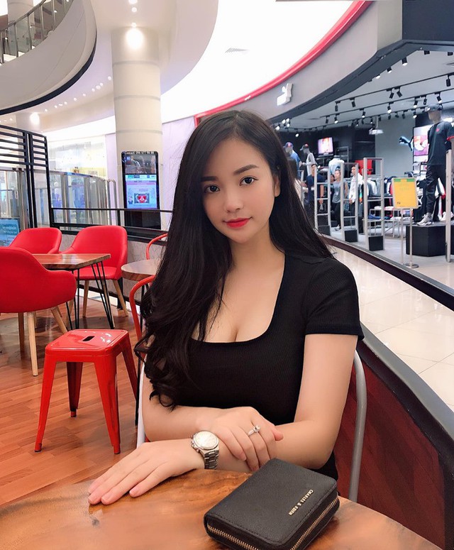 Sở hữu vòng một lên tới 108cm, nàng hot girl Việt quyến rũ khiến cộng đồng mạng xao xuyến, lên cả báo nước ngoài - Ảnh 8.