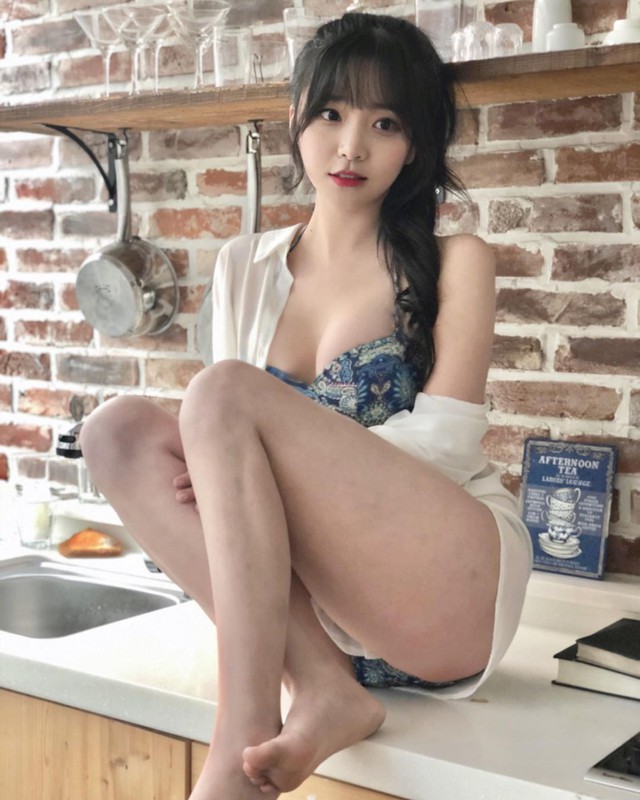 Nàng hot girl đang vướng tin đồn hẹn hò với đồng nghiệp