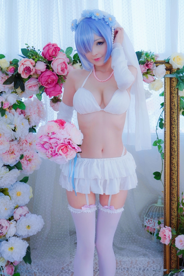 Xịt máu mũi khi ngắm nàng waifu mơ ước của vô số fan anime diện trang phục cô dâu phong cách bikini - Ảnh 12.
