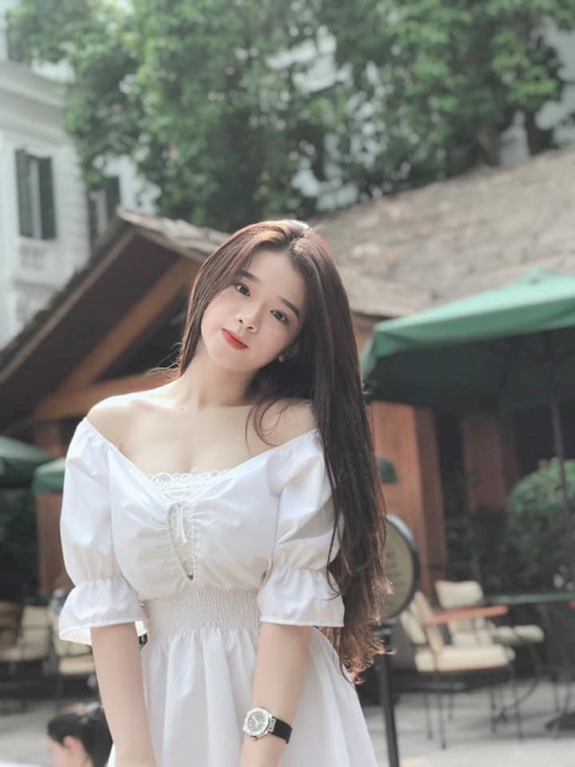 18 tuổi, hot girl Linh Ka ngày càng gợi cảm, hết khoe ảnh lưng trần lại tới ảnh tắm bồn nóng bỏng - Ảnh 7.