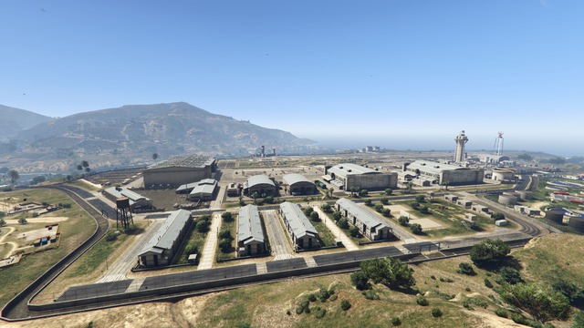 Cả gan vào tận căn cứ quân sự trong GTA 5 để cà khịa, game thủ nhận về kết quả cực bất ngờ - Ảnh 2. Cả gan vào tận căn cứ quân sự trong GTA 5 để cà khịa, game thủ nhận về kết quả cực bất ngờ - Ảnh 2.