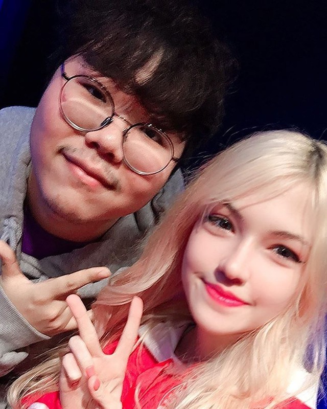 Cộng đồng mạng lại sục sôi vì nữ tuyển thủ LMHT chuyên nghiệp Thổ Nhĩ Kỳ sở hữu nhan sắc nữ thần, là fan cuồng Faker - Ảnh 13. Cộng đồng mạng lại sục sôi vì nữ tuyển thủ LMHT chuyên nghiệp Thổ Nhĩ Kỳ sở hữu nhan sắc nữ thần, là fan cuồng Faker - Ảnh 13.